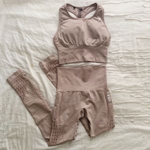 Gʏᴍsʜᴀʀᴋ | Taupe seamless energy set